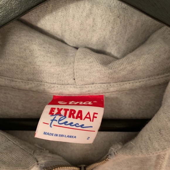 ARITZIA EXTRAAF ZIP UP - Picture 2 of 4